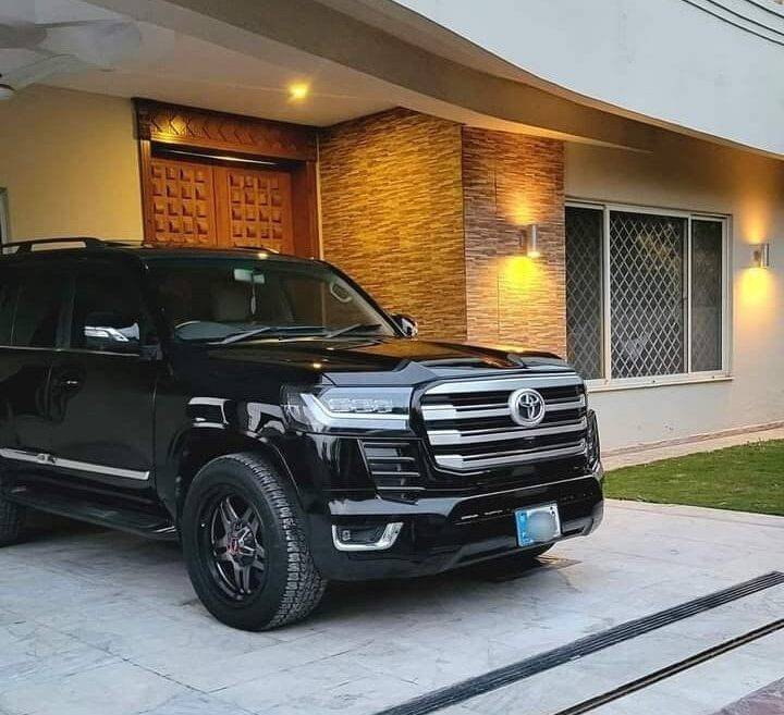 Rent a car in islamabad - land cruiser for rental